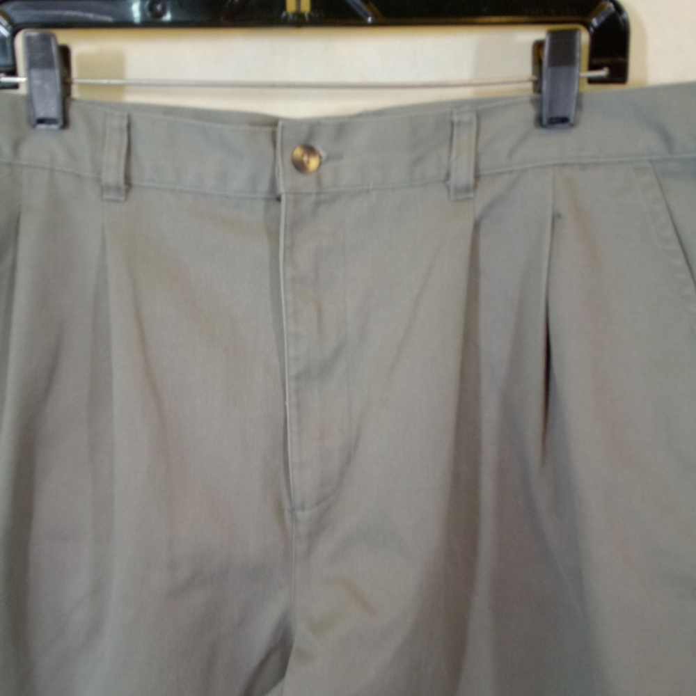 Mens Puritan Light Green Pleated Front Shorts 38 - Picture 2 of 4